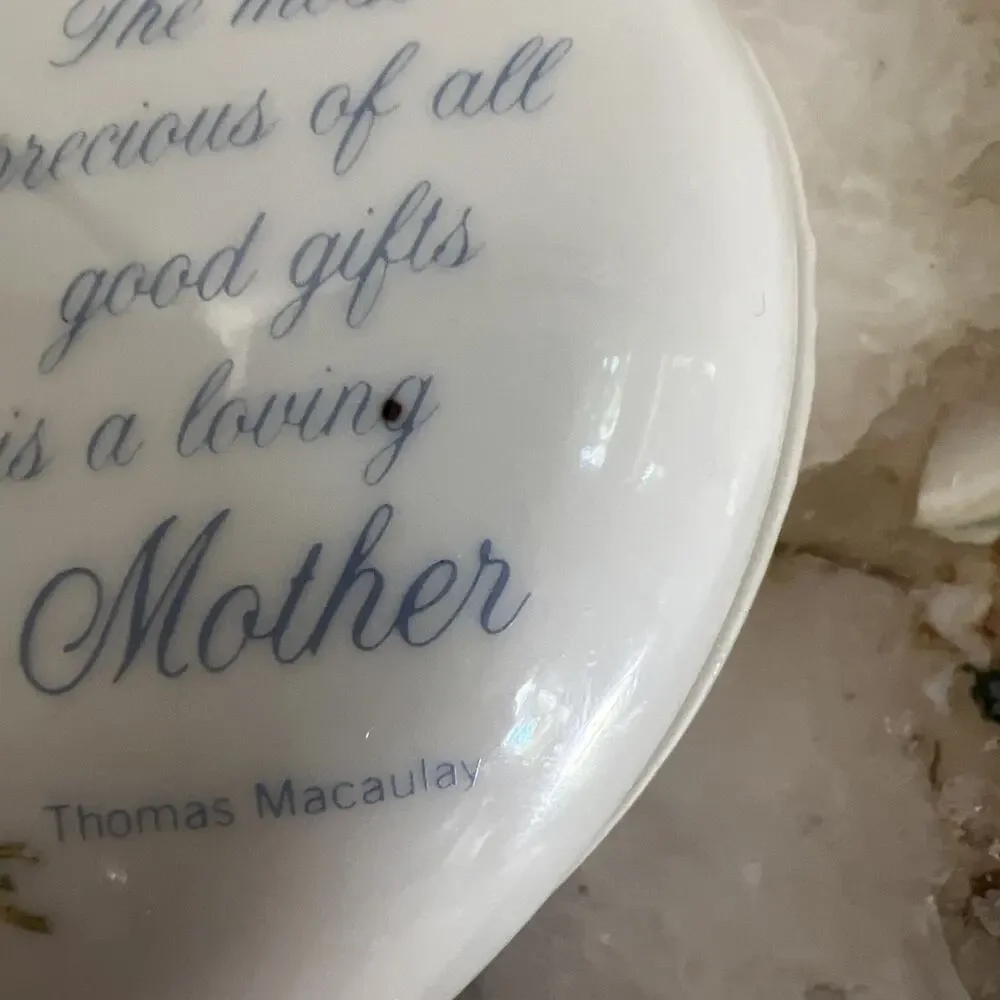 Designers Collection Fine Porcelain Heart Trinket Box A Mother's Remembrance